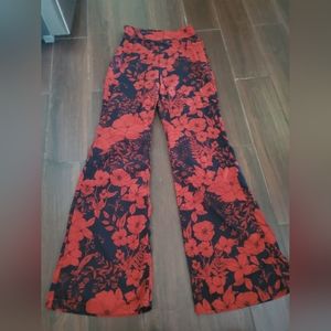 Pretty little things size 4 high waisted boho pants with bell buttoms